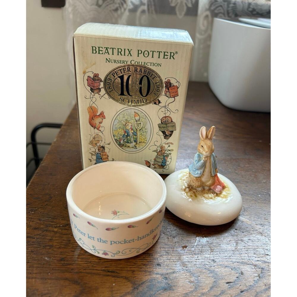 1992 Beatrix Potter nursery collection Peter rabbit carrot ceramic trinket box